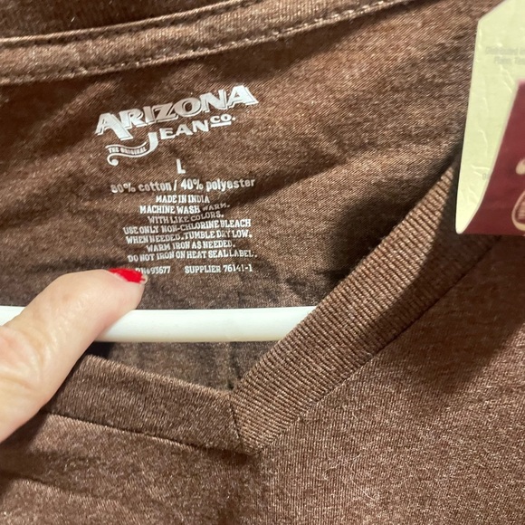 Arizona Jean Company Classic Brown V-Neck Men's Tee - Picture 8 of 8